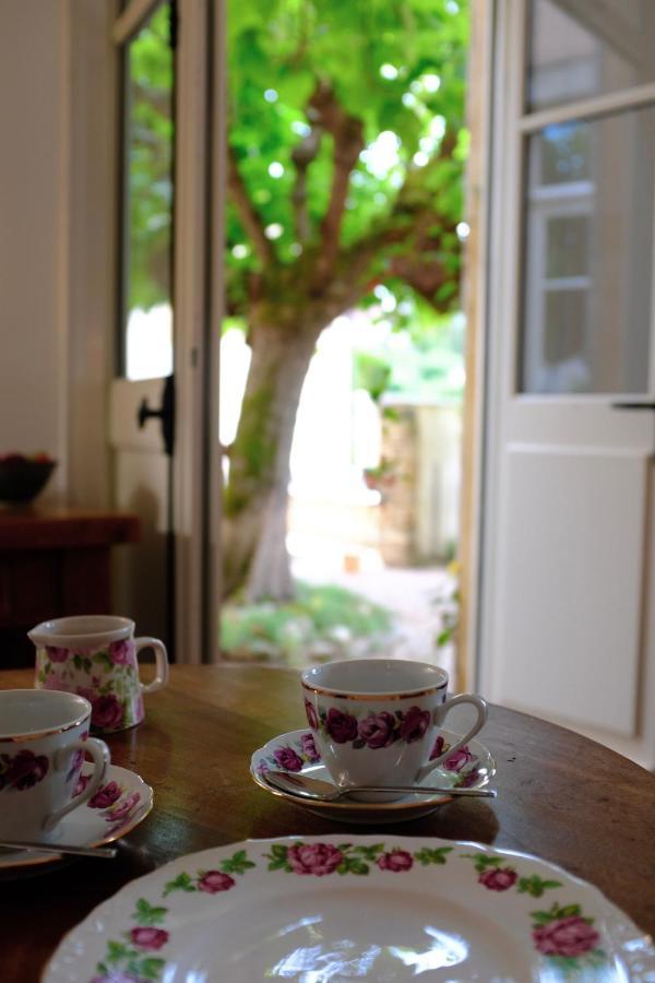 Maison Marais Charolles Luaran gambar